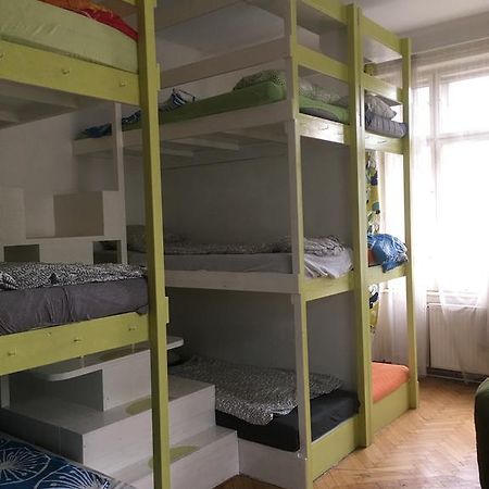 Chichilli Hostel Wenen Buitenkant foto