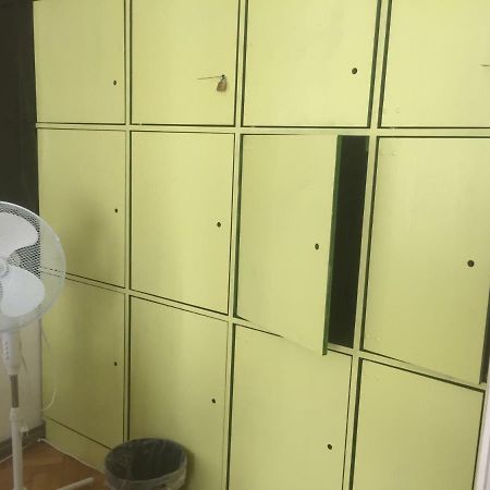 Chichilli Hostel Wenen Buitenkant foto