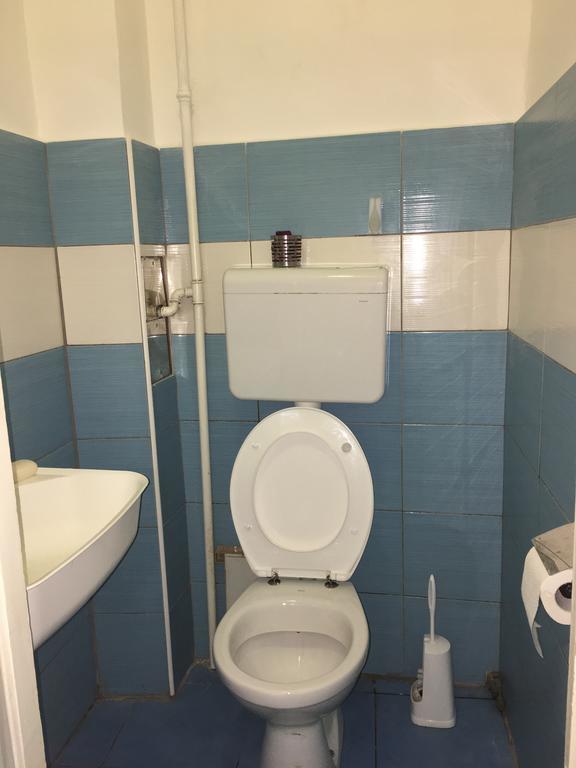 Chichilli Hostel Wenen Buitenkant foto