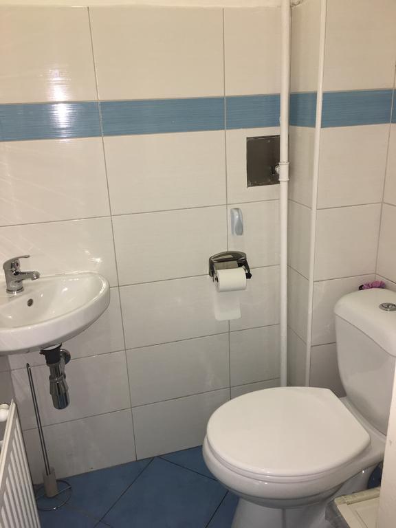 Chichilli Hostel Wenen Buitenkant foto