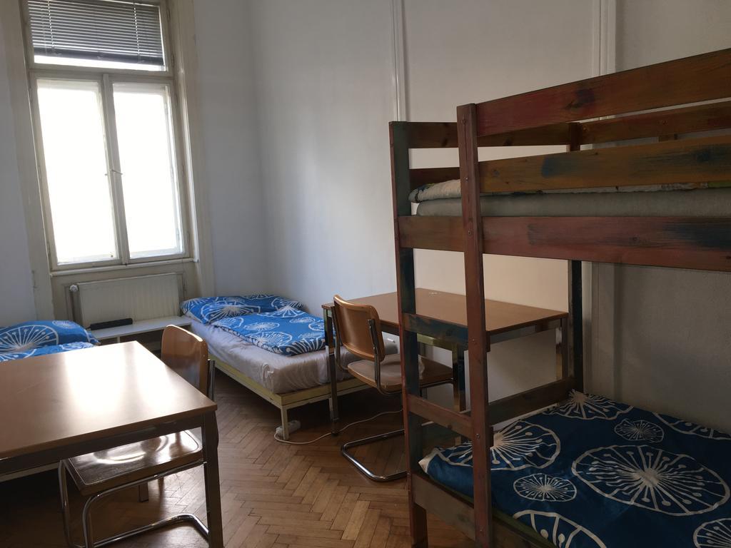 Chichilli Hostel Wenen Buitenkant foto