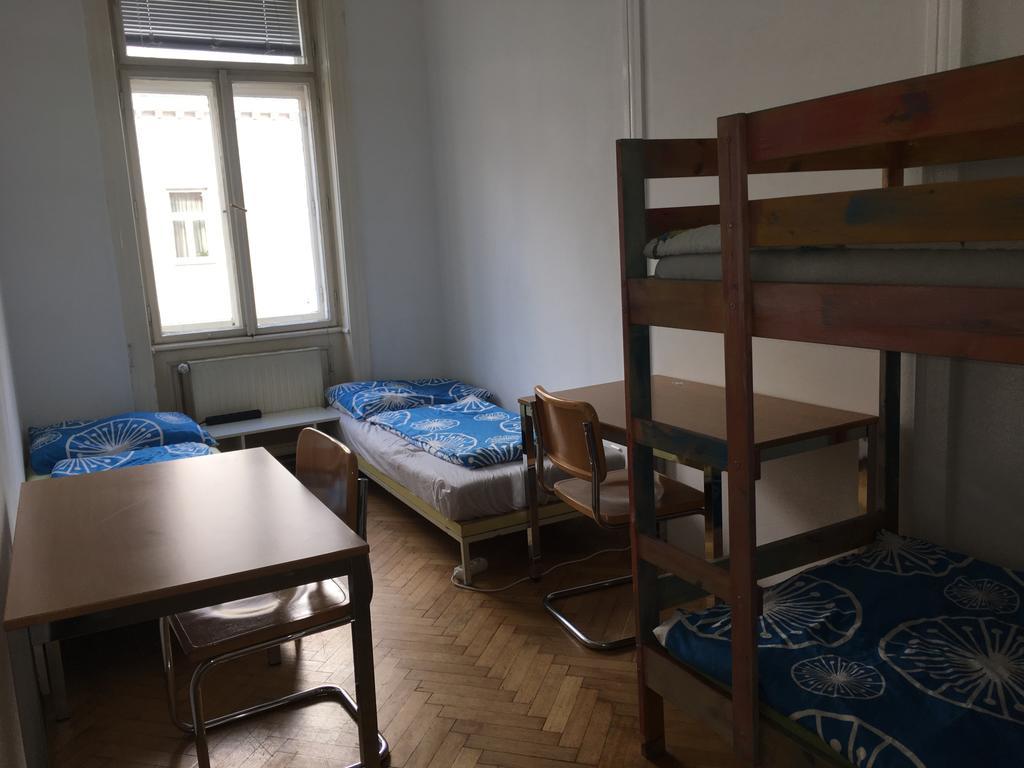 Chichilli Hostel Wenen Buitenkant foto