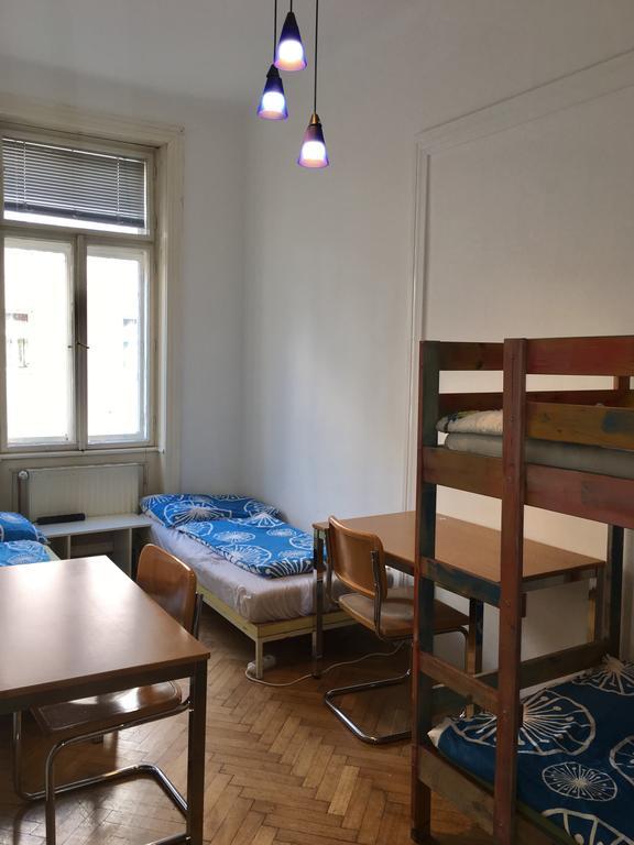 Chichilli Hostel Wenen Buitenkant foto