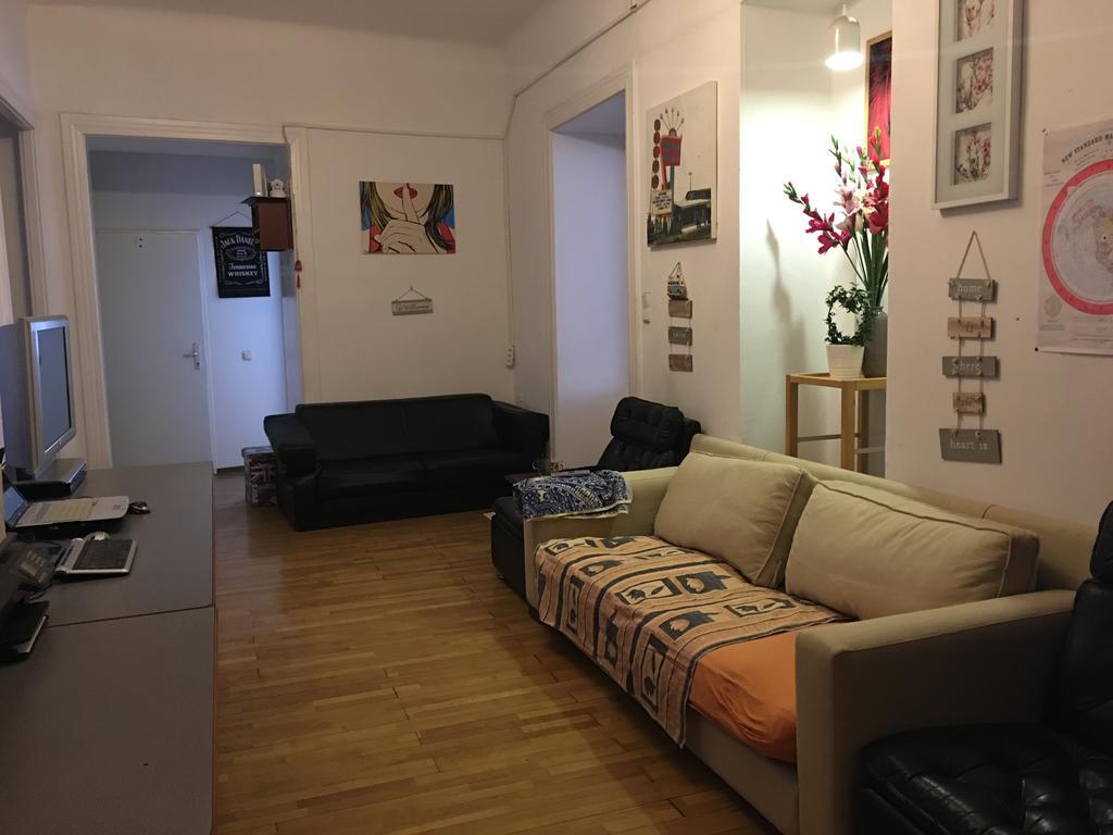 Chichilli Hostel Wenen Buitenkant foto