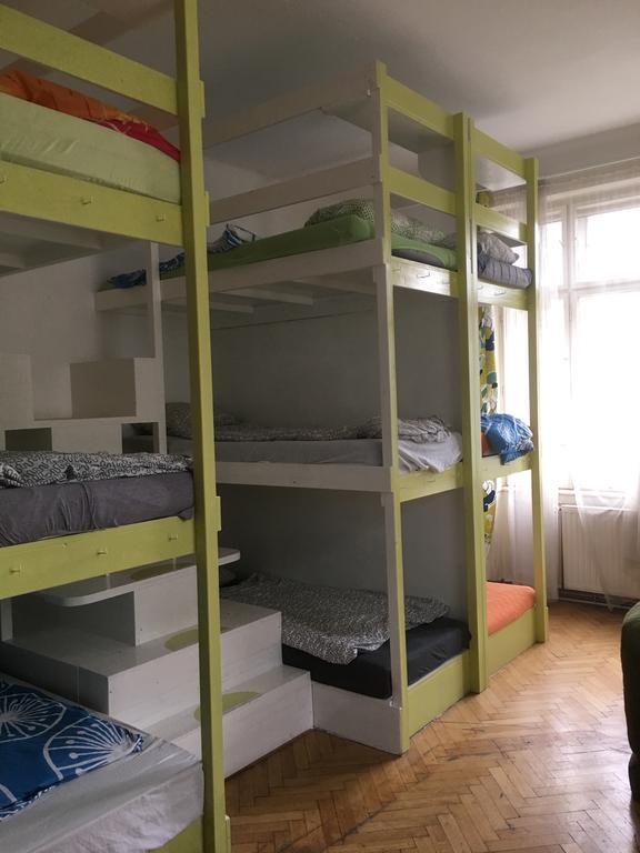 Chichilli Hostel Wenen Buitenkant foto